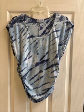Michael Stars Light Blue and Navy Tie-Dye Scoop Neck Top - Medium